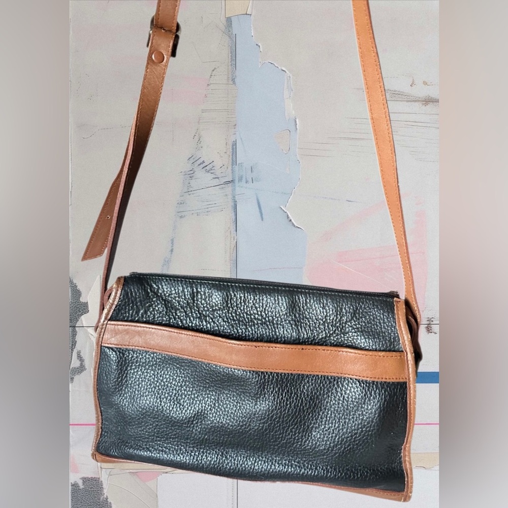 Giani Bernini Vintage Black Pebbled Leather & Brown Smooth Leather Trim Bag